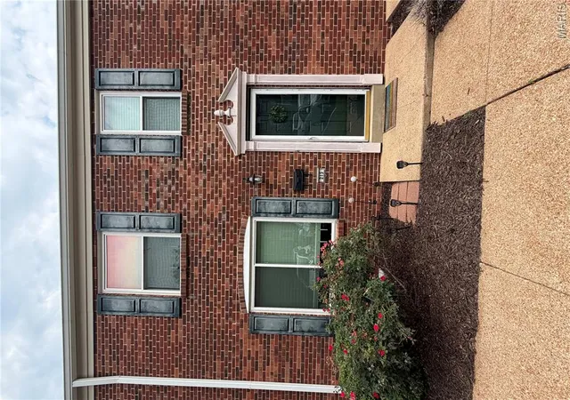1st image of 213 Charmers Ct, Saint Louis, MO 63122 | MLS# MIS26049907