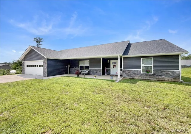2nd image of 4055 Breckenridge Dr, Hannibal, MO 63401 | MLS# MIS26049921