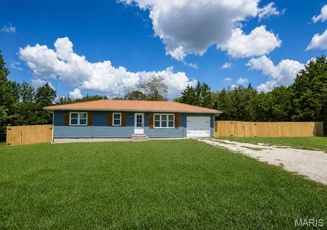 1st image of 804 E Main St, Richland, MO 65556 | MLS# MIS26049925