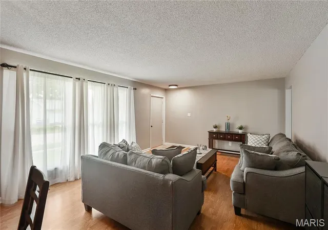 Photo 3 of Single family home for sale at 722 Watersedge Dr, Florissant, MO 63034 | MLS# MIS26049934 | Listing updated on 2026-10-07