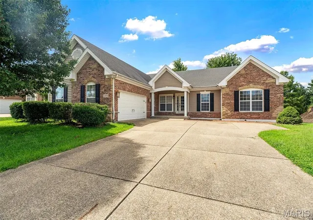 2nd image of 3406 Chippewa Dr, Belleville, IL 62221 | MLS# MIS26049935