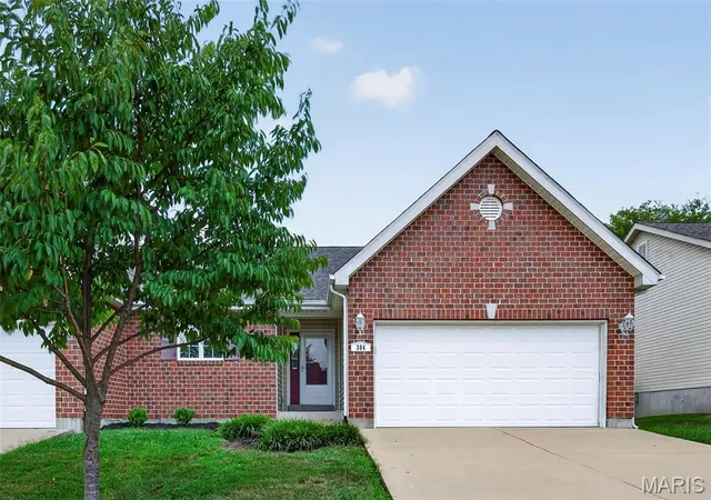 Photo 3 of Single family home for sale at 384-386 Shadow Pines Dr, Wentzville, MO 63385 | MLS# MIS26049948 | Listing updated on 2026-08-20