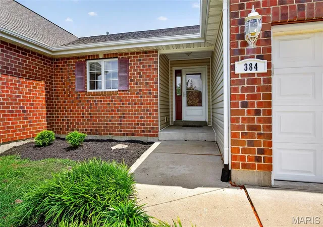 Photo 4 of Single family home for sale at 384-386 Shadow Pines Dr, Wentzville, MO 63385 | MLS# MIS26049948 | Listing updated on 2026-08-20