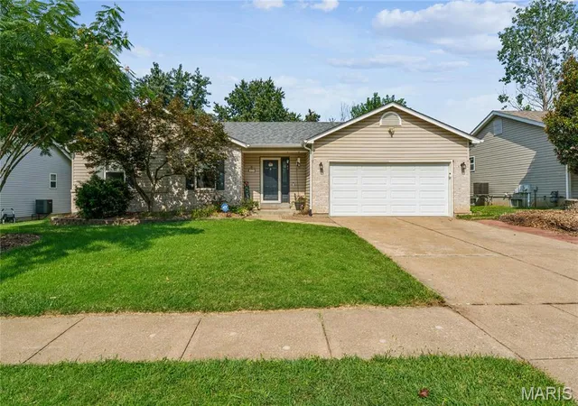 Photo 1 of Sale Pending at 871 Molloy Dr, O Fallon, MO 63366 | MLS# MIS26049953 | Listing updated on 2026-08-21