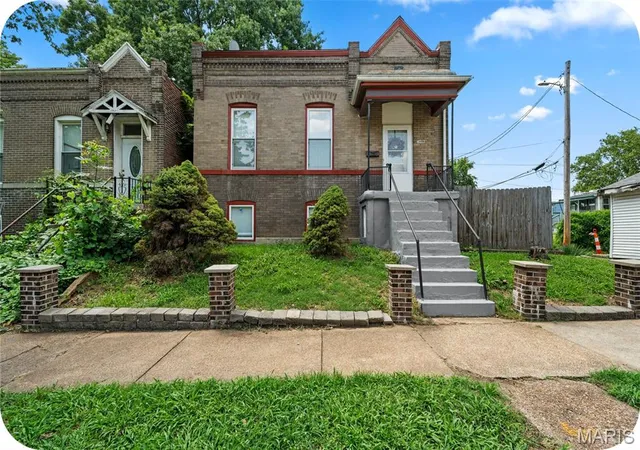 Photo 1 of Sale Pending at 4717 S Compton Ave, Saint Louis, MO 63111 | MLS# MIS26049959 | Listing updated on 2026-09-01