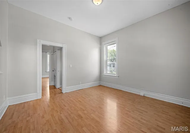 Photo 4 of Sale Pending at 4717 S Compton Ave, Saint Louis, MO 63111 | MLS# MIS26049959 | Listing updated on 2026-09-01