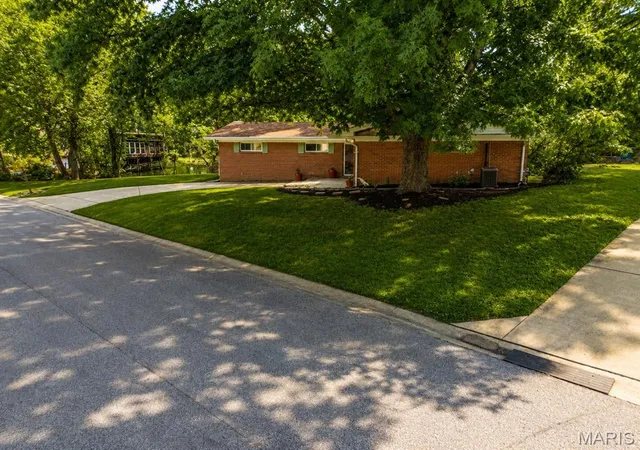 Photo 4 of Single family home for sale at 3832 Tanbark Dr, Swansea, IL 62226 | MLS# MIS26049962 | Listing updated on 2026-10-09
