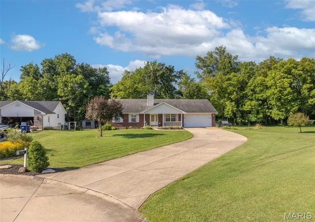 Photo 3 of Single family home for sale at 39 Scarlet Oak Ct, Troy, MO 63379 | MLS# MIS26049968 | Listing updated on 2026-09-25