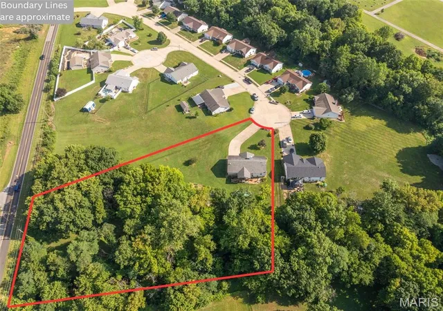 Photo 3 of Single family home for sale at 39 Scarlet Oak Ct, Troy, MO 63379 | MLS# MIS26049968 | Listing updated on 2026-10-21
