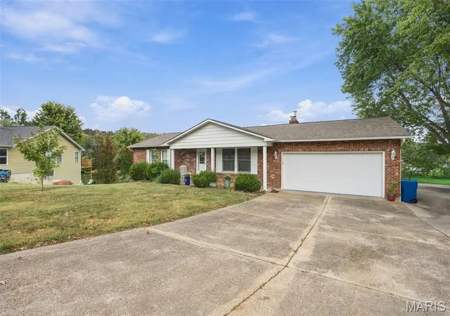Photo 3 of Sale Pending at 12642 Tall Pine Dr, Sainte Genevieve, MO 63670 | MLS# MIS26049980 | Listing updated on 2026-10-06