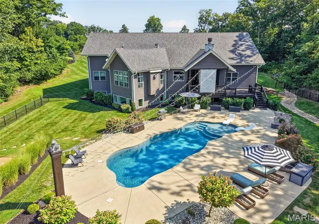 Photo 3 of Mansion for sale at 1950 Diehr Rd, Wentzville, MO 63385 | MLS# MIS26049982 | Listing updated on 2026-08-26