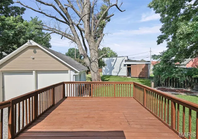 2nd image of 209 N 14th St, Belleville, IL 62220 | MLS# MIS26049990