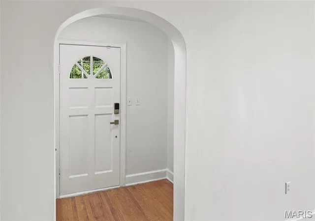 Photo 3 of Single family home for sale at 209 N 14Th St, Belleville, IL 62220 | MLS# MIS26049990 | Listing updated on 2026-10-05