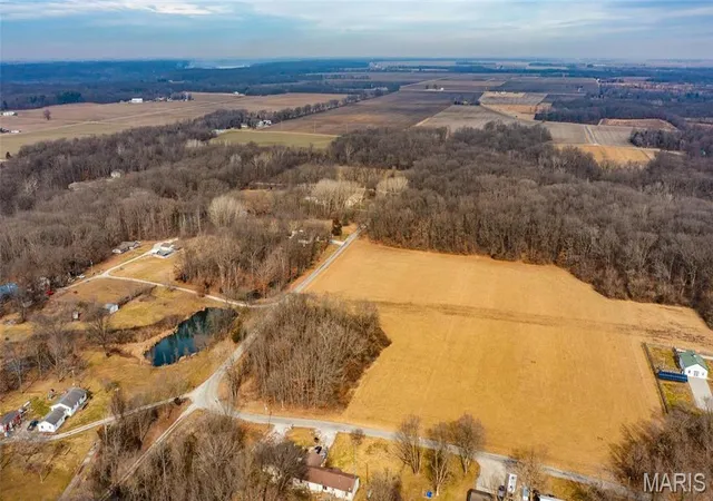 Photo 3 of Land for sale at 0 Duffs Ln, Hillsboro, IL 62049 | MLS# MIS26049991 | Listing updated on 2026-08-10