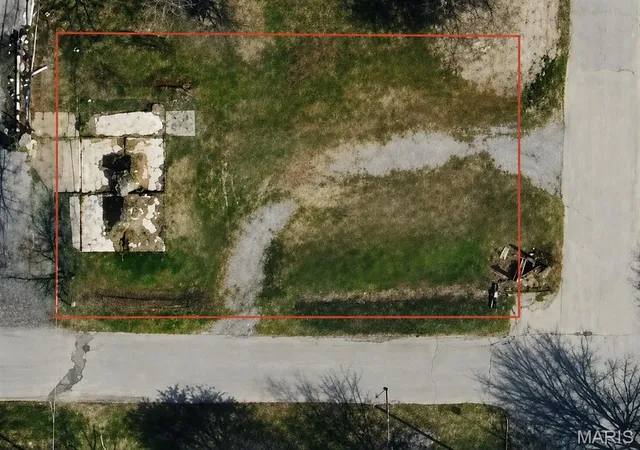 1st image of 0 Jefferson St, Gideon, MO 63848 | MLS# MIS26049992