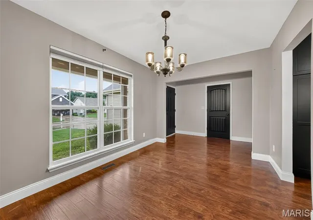 Photo 4 of Sale Pending at 79 Huntleigh Woods Ct, Wentzville, MO 63385 | MLS# MIS26049993 | Listing updated on 2026-08-31