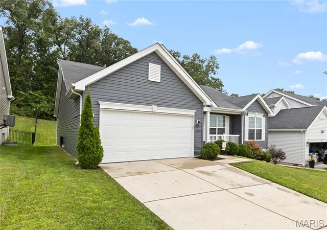 3rd image of 749 Winding Bluffs Dr, Fenton, MO 63026 | MLS# MIS26049995