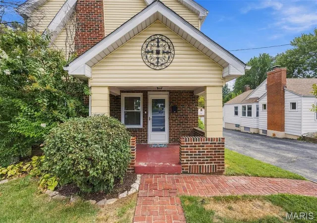Photo 1 of Sale Pending at 8510 S Laclede Sta, Saint Louis, MO 63123 | MLS# MIS26050000 | Listing updated on 2026-10-08