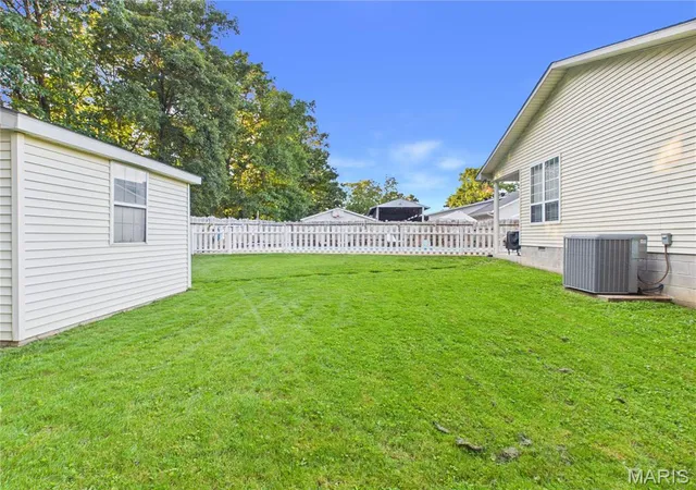 37th image of 2859 Vaughn Ave, Poplar Bluff, MO 63901 | MLS# MIS26050021