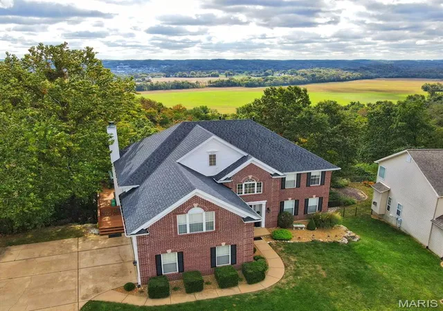Photo 2 of Single family home for sale at 688 Meramec View Dr, Eureka, MO 63025 | MLS# MIS26050027 | Listing updated on 2026-10-16