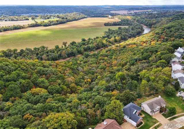 Photo 3 of Single family home for sale at 688 Meramec View Dr, Eureka, MO 63025 | MLS# MIS26050027 | Listing updated on 2026-10-16