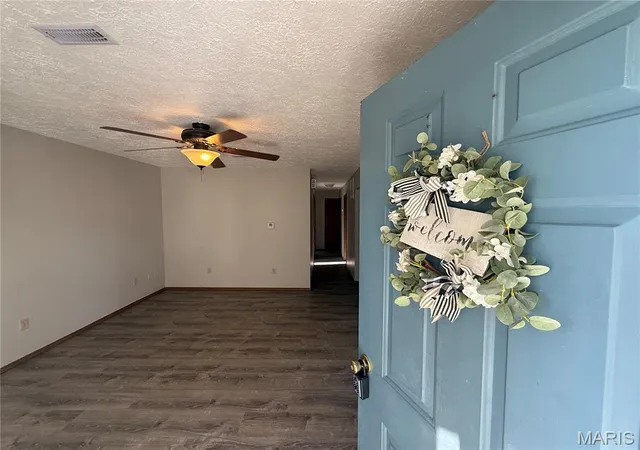 Photo 2 of Single family home for sale at 1005 W Pine St, Jerseyville, IL 62052 | MLS# MIS26050030 | Listing updated on 2026-09-04