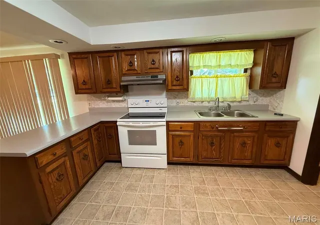Photo 2 of Sale Pending at 1003 W Main St, Ramsey, IL 62080 | MLS# MIS26050032 | Listing updated on 2026-09-08