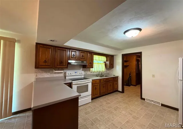 Photo 3 of Sale Pending at 1003 W Main St, Ramsey, IL 62080 | MLS# MIS26050032 | Listing updated on 2026-09-08