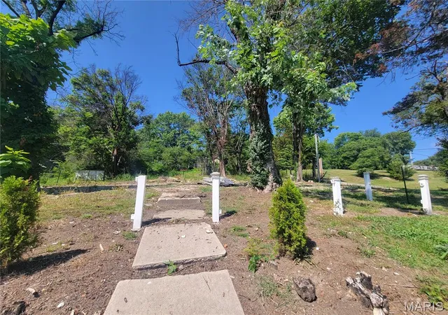 1st image of 505 S 4th St, Clarksville, MO 63336 | MLS# MIS26050039