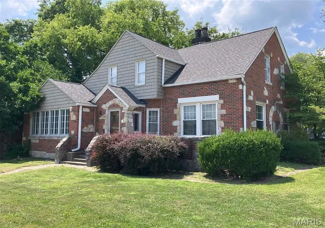 Photo 1 of Single family home for sale at 891 12th St, Carlyle, IL 62231 | MLS# MIS26050045 | Listing updated on 2026-08-04