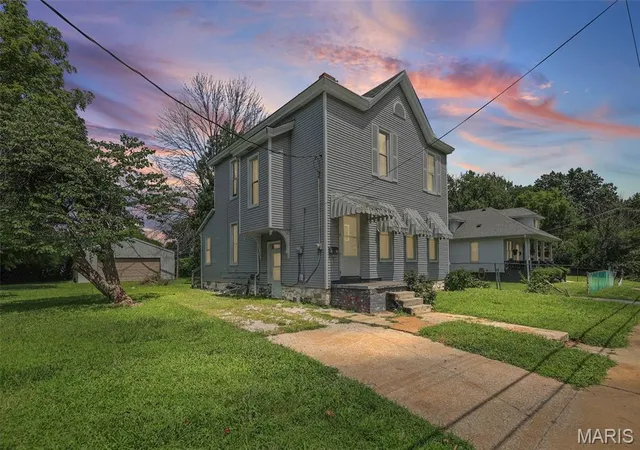Photo 1 of Single family home for sale at 912 Tremont St, Alton, IL 62002 | MLS# MIS26050047 | Listing updated on 2026-08-07