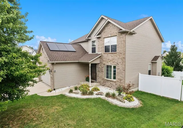Photo 2 of Single family home for sale at 752 Bassett St, O Fallon, IL 62269 | MLS# MIS26050058 | Listing updated on 2026-09-22