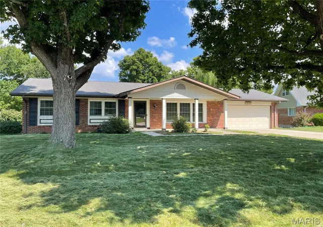 image of 7 Greymore Dr, Chesterfield, MO 63017 | MLS# MIS26050063
