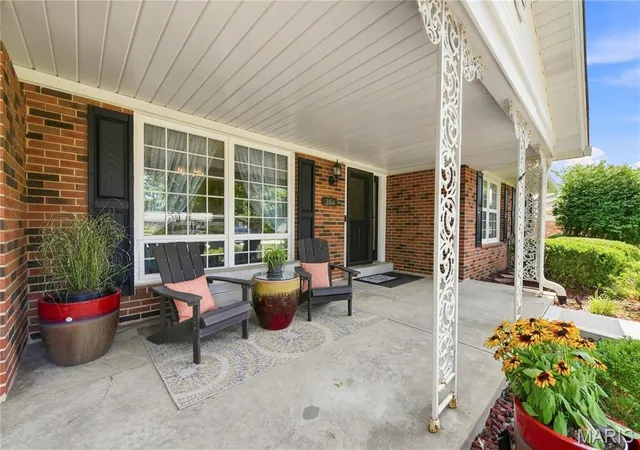 2nd image of 356 Elmcrest Dr, Ballwin, MO 63011 | MLS# MIS26050067