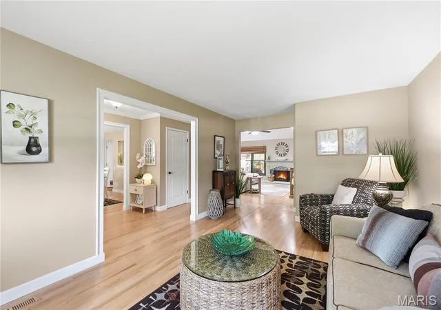 Photo 3 of Single family home for sale at 356 Elmcrest Dr, Ballwin, MO 63011 | MLS# MIS26050067 | Listing updated on 2026-08-26