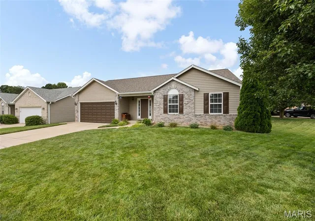 Photo 2 of Single family home for sale at 1447 Wood Haven Dr, Saint Charles, MO 63304 | MLS# MIS26050068 | Listing updated on 2026-09-12