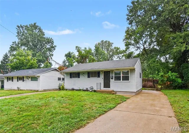 Photo 1 of Single family home for sale at 241 Glen Garry Rd, Saint Louis, MO 63137 | MLS# MIS26050071 | Listing updated on 2026-09-01