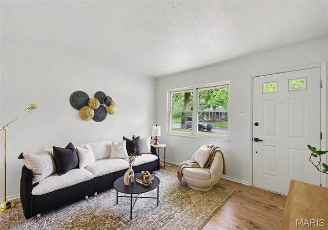 Photo 2 of Single family home for sale at 241 Glen Garry Rd, Saint Louis, MO 63137 | MLS# MIS26050071 | Listing updated on 2026-09-01