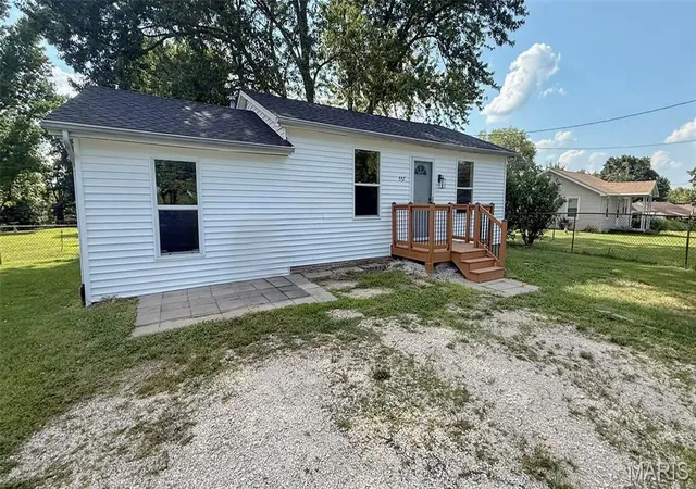 1st image of 557 Vreeland Rd, Hillsboro, MO 63050 | MLS# MIS26050074