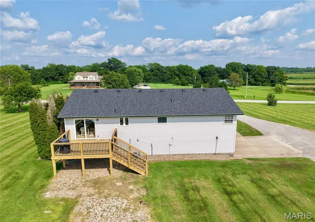 Photo 4 of Single family home for sale at 11779 Hickory Grove Pl, New London, MO 63459 | MLS# MIS26050106 | Listing updated on 2026-08-05