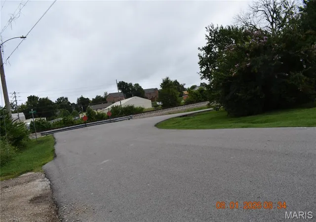 Photo 2 of Sale Pending at 105 West Ave, Eureka, MO 63025 | MLS# MIS26050116 | Listing updated on 2026-09-04