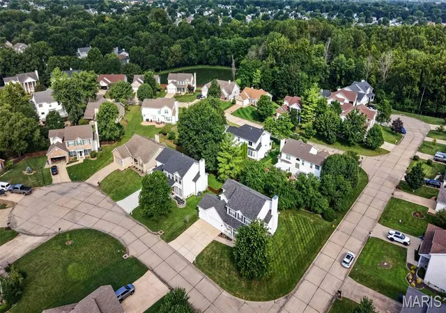 Photo 2 of Single family home for sale at 351 Briar Creek Ct, Saint Charles, MO 63304 | MLS# MIS26050123 | Listing updated on 2026-08-29
