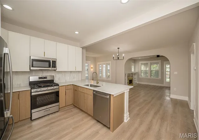 Photo 2 of Single family home for sale at 1730 Del Norte Ave, Saint Louis, MO 63117 | MLS# MIS26050137 | Listing updated on 2026-09-02