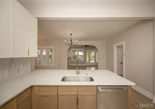 Photo 3 of Single family home for sale at 1730 Del Norte Ave, Saint Louis, MO 63117 | MLS# MIS26050137 | Listing updated on 2026-09-02