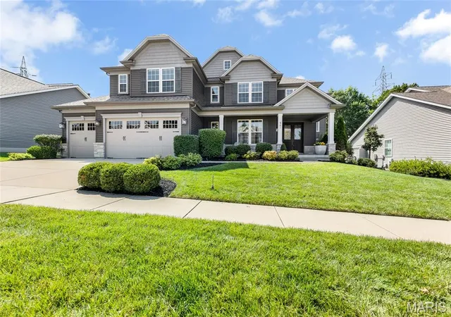 Photo 3 of Sale Pending at 961 Chapelwood Ct, Saint Louis, MO 63122 | MLS# MIS26050145 | Listing updated on 2026-08-22