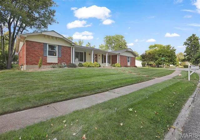 Single family home for sale at 12925 Weatherfield Dr, Saint Louis, MO 63146 | MLS# MIS26050148