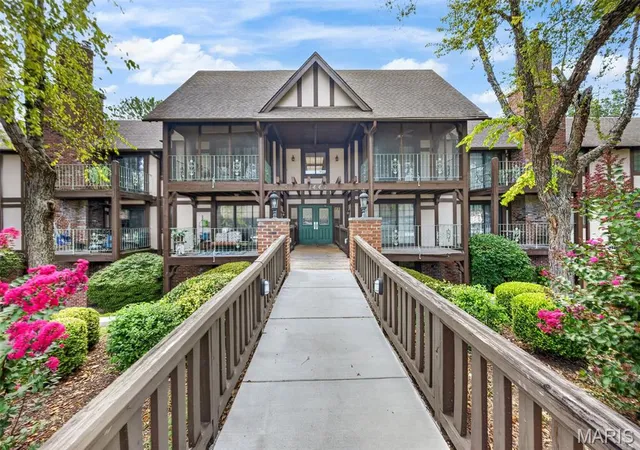 Listing Photo 1 - Condo for sale in building located at 1440 Heritage Lndg, St. Charles, MO 63303 - Unit #201