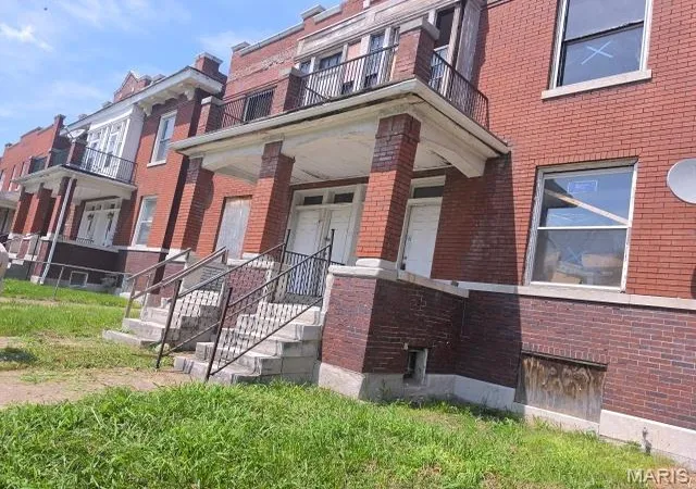 Photo 1 of Sale Pending at 5325 Terry Ave, Saint Louis, MO 63120 | MLS# MIS26050168 | Listing updated on 2026-08-28