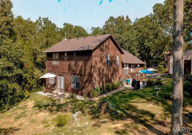 Photo 3 of Sale Pending at 7018 Wedgewood Dr, Cedar Hill, MO 63016 | MLS# MIS26050171 | Listing updated on 2026-10-06