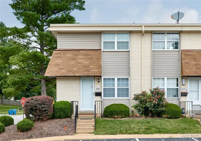 Photo 1 of Townhouse for sale at 847 Wendevy Ct, Ballwin, MO 63011 | MLS# MIS26050174 | Listing updated on 2026-08-12
